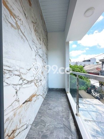 Rumah Luxury Modern Tanpa Renovasi di Mampang Jakarta Selatan Rumah Luxury Modern Tanpa Renovasi di Mampang Jakarta Selatan