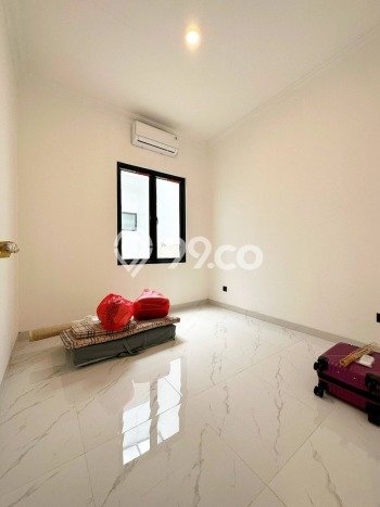 Rumah Luxury Modern Tanpa Renovasi di Mampang Jakarta Selatan Rumah Luxury Modern Tanpa Renovasi di Mampang Jakarta Selatan