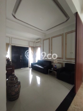 Ready to Use! Premium House LT 468m2 Desain Elegan di Kemang Pratama Ready to Use! Premium House LT 468m2 Desain Elegan di Kemang Pratama