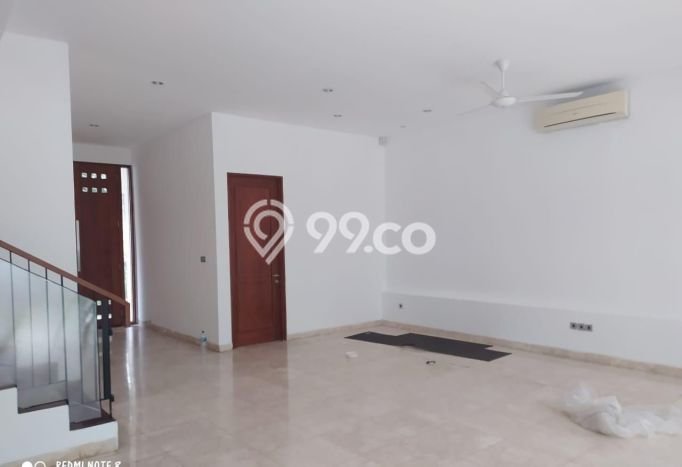 Disewakan! Rumah 5 Kamar Tidur &
4 Kamar Mandi di Kemang, Jakarta Selatan Disewakan! Rumah 5 Kamar Tidur &
4 Kamar Mandi di Kemang, Jakarta Selatan