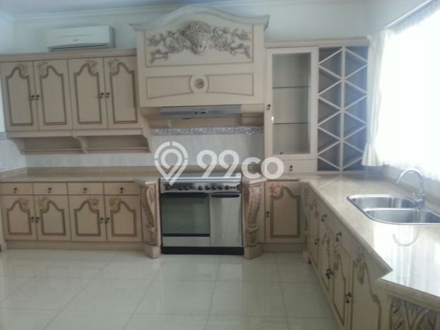 Disewakan Rumah Konsep Minimalis di Kebayoran Baru Jakarta Selatan dengan 5 KT Disewakan Rumah Konsep Minimalis di Kebayoran Baru Jakarta Selatan dengan 5 KT