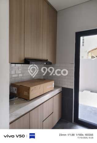 For Sale! Luxury House LT 426m2 Desain Modern di Sentul City For Sale! Luxury House LT 426m2 Desain Modern di Sentul City