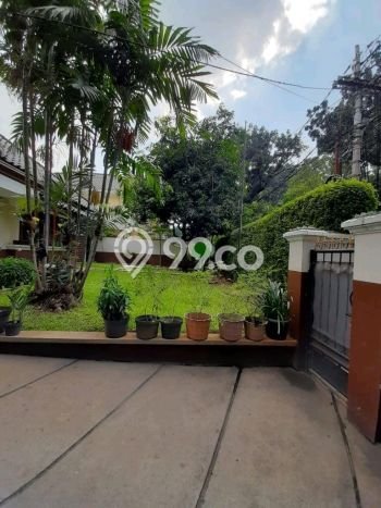 Siap Huni Hunian Elit 7 Kamar di Menteng Dekat ke Mana Pun Siap Huni Hunian Elit 7 Kamar di Menteng Dekat ke Mana Pun