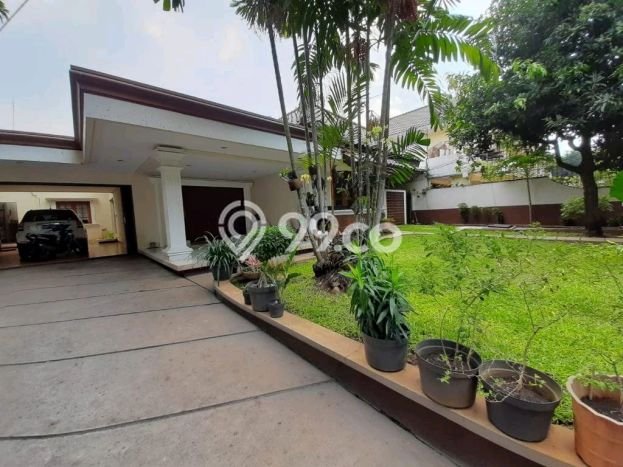 Siap Huni Hunian Elit 7 Kamar di Menteng Dekat ke Mana Pun Siap Huni Hunian Elit 7 Kamar di Menteng Dekat ke Mana Pun