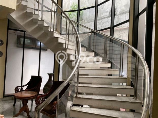 Hunian Mewah Dijual LT 760m2 di Menteng, Jakarta Pusat Hunian Mewah Dijual LT 760m2 di Menteng, Jakarta Pusat