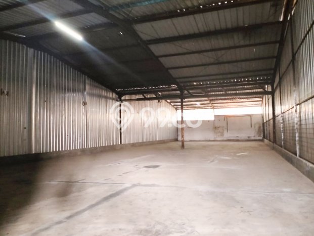 Unit Gudang Disewa Lokasi Dayeuhkolot, Bandung Spesifikasi Luas Bangunan 2424m2 Unit Gudang Disewa Lokasi Dayeuhkolot, Bandung Spesifikasi Luas Bangunan 2424m2