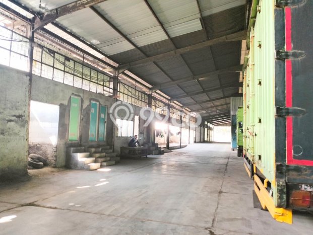 Unit Gudang Paling Strategis di Dayeuhkolot Bandung dengan LB 960m2 Unit Gudang Paling Strategis di Dayeuhkolot Bandung dengan LB 960m2