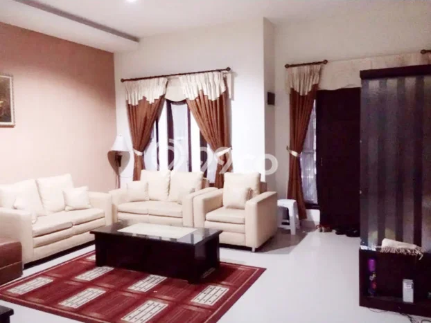 Disewakan! Rumah 3 Kamar Tidur &
3 Kamar Mandi di Buah Batu, Bandung Disewakan! Rumah 3 Kamar Tidur &
3 Kamar Mandi di Buah Batu, Bandung
