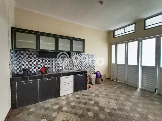 Dijual Rumah 9 Kamar Lokasi Ideal Nyaman dan Strategis di Kiaracondong Dijual Rumah 9 Kamar Lokasi Ideal Nyaman dan Strategis di Kiaracondong