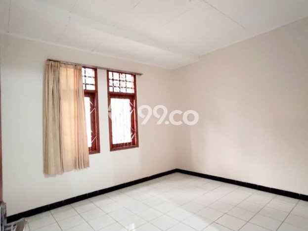 Sewa Rumah Harga Terjangkau di Taman Kopo Indah Bandung dengan 5 Kamar Tidur Sewa Rumah Harga Terjangkau di Taman Kopo Indah Bandung dengan 5 Kamar Tidur