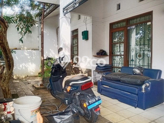 Rumah Minimalis 3 Kamar LT 180m2 di Taman Kopo Indah Rumah Minimalis 3 Kamar LT 180m2 di Taman Kopo Indah