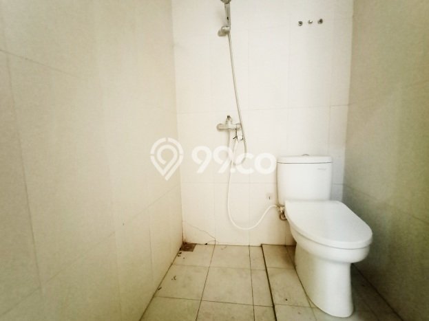 Disewakan! Rumah 3 Kamar Tidur &
2 Kamar Mandi di Taman Kopo Indah, Bandung Disewakan! Rumah 3 Kamar Tidur &
2 Kamar Mandi di Taman Kopo Indah, Bandung