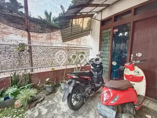 HARGA SPECIAL! Rumah Asri area Geger Kalong, Bandung, Luas 230m² Bangunan 196m² BISA KPR! HARGA SPECIAL! Rumah Asri area Geger Kalong, Bandung, Luas 230m² Bangunan 196m² BISA KPR!