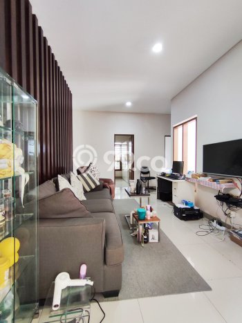 Rumah Mewah LB 280m2 Siap Huni Desain Elegan di Parongpong, Bandung Rumah Mewah LB 280m2 Siap Huni Desain Elegan di Parongpong, Bandung