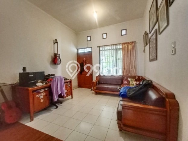 Rumah Minimalis 3 Kamar LT 180m2 di Taman Kopo Indah Rumah Minimalis 3 Kamar LT 180m2 di Taman Kopo Indah