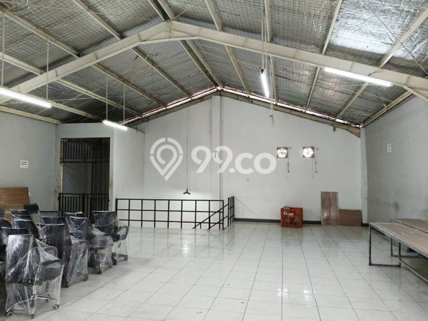 Lokasi strategis! Rumah siap pakai disewakan di Regol LB 394m2 Lokasi strategis! Rumah siap pakai disewakan di Regol LB 394m2