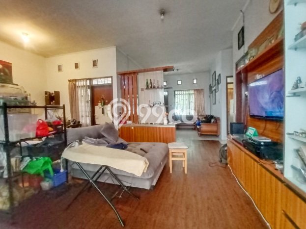 Rumah Minimalis 3 Kamar LT 180m2 di Taman Kopo Indah Rumah Minimalis 3 Kamar LT 180m2 di Taman Kopo Indah
