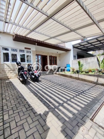 Rumah Mewah LB 280m2 Siap Huni Desain Elegan di Parongpong, Bandung Rumah Mewah LB 280m2 Siap Huni Desain Elegan di Parongpong, Bandung