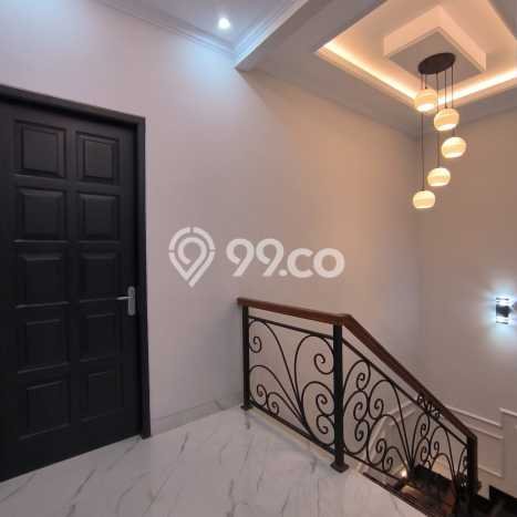 Hunian Elit LB 240m2 Siap Pakai Desain Elegan di Pejaten, Jakarta Selatan Hunian Elit LB 240m2 Siap Pakai Desain Elegan di Pejaten, Jakarta Selatan