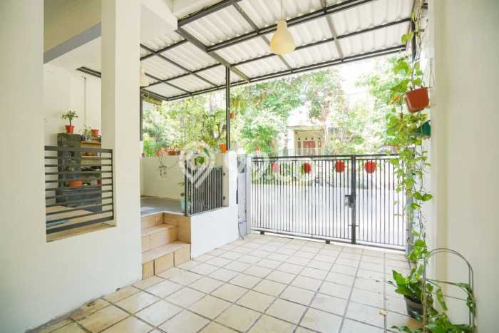 Rumah Strategis Modern Lb 130m2 di Cinere, Depok Rumah Strategis Modern Lb 130m2 di Cinere, Depok