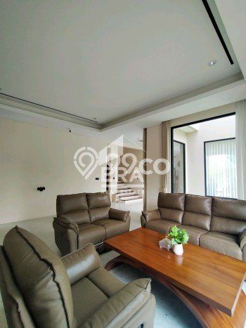 Rumah Mewah LB 400m2 Siap Pakai Desain Elegan di Sentul, Bogor Rumah Mewah LB 400m2 Siap Pakai Desain Elegan di Sentul, Bogor