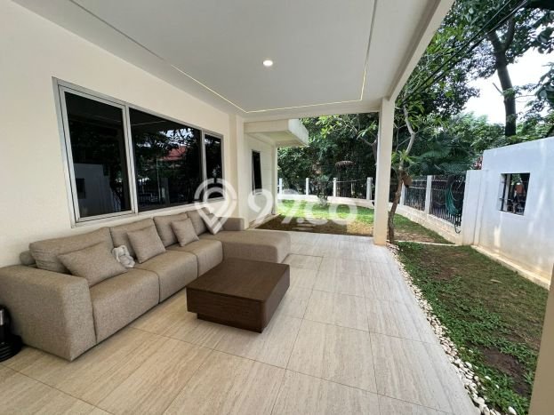 Rumah Eksklusif Siap Huni LT 469m2 di Kebayoran Baru, Jakarta Selatan Rumah Eksklusif Siap Huni LT 469m2 di Kebayoran Baru, Jakarta Selatan
