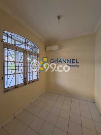 Rumah Modern di BSD, Tangerang Selatan, Luas 139m² Bangunan 125m² Rumah Modern di BSD, Tangerang Selatan, Luas 139m² Bangunan 125m²