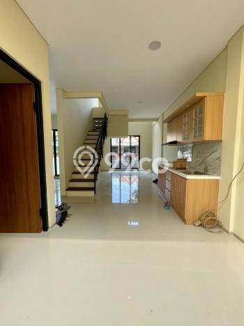 Rumah EXCLUSIVE! area BSD Nusaloka, Tangerang, Luas 98m² LB 130m², BISA KPR Rumah EXCLUSIVE! area BSD Nusaloka, Tangerang, Luas 98m² LB 130m², BISA KPR