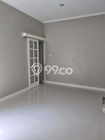 Rumah di BSD Griya Loka, Tangerang, Luas 112m² LB 80m² Rumah di BSD Griya Loka, Tangerang, Luas 112m² LB 80m²