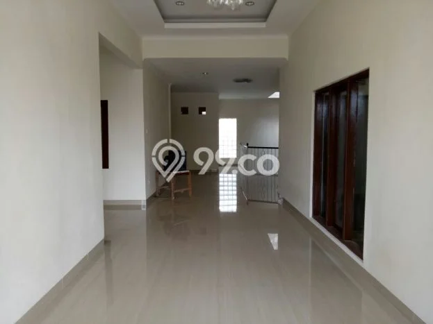 Rumah Asri di BSD Anggrek Loka, 5 KT, Lingkungan Tenang, LT 180m² LB 250m² Rumah Asri di BSD Anggrek Loka, 5 KT, Lingkungan Tenang, LT 180m² LB 250m²