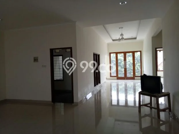 Rumah Asri di BSD Anggrek Loka, 5 KT, Lingkungan Tenang, LT 180m² LB 250m² Rumah Asri di BSD Anggrek Loka, 5 KT, Lingkungan Tenang, LT 180m² LB 250m²