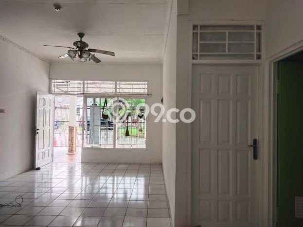 PENAWARAN EKSKLUSIF! Rumah di BSD Griya Loka, 3 KM, Lingkungan Elite, Luas 180m² Bangunan 100m² PENAWARAN EKSKLUSIF! Rumah di BSD Griya Loka, 3 KM, Lingkungan Elite, Luas 180m² Bangunan 100m²