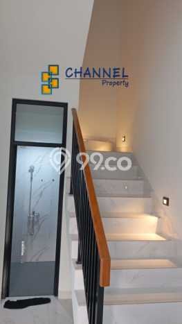 Rumah Strategis Modern Lb 110m2 di BSD, Tangerang Selatan Rumah Strategis Modern Lb 110m2 di BSD, Tangerang Selatan