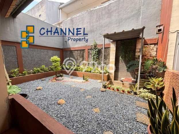 Rumah Elit Modern Tanpa Renovasi di BSD Griya Loka Tangerang Rumah Elit Modern Tanpa Renovasi di BSD Griya Loka Tangerang