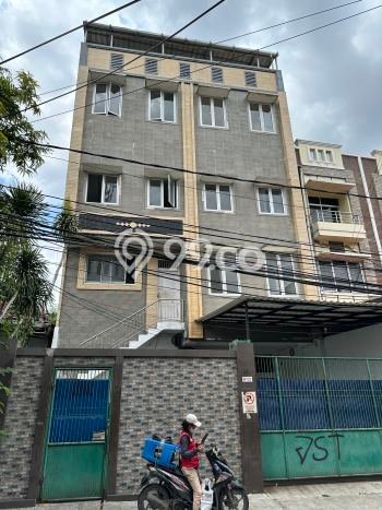 Rumah Siap Huni 8 KT 4 KM di Lokasi Premium Tanah Abang, Jakarta Pusat Rumah Siap Huni 8 KT 4 KM di Lokasi Premium Tanah Abang, Jakarta Pusat