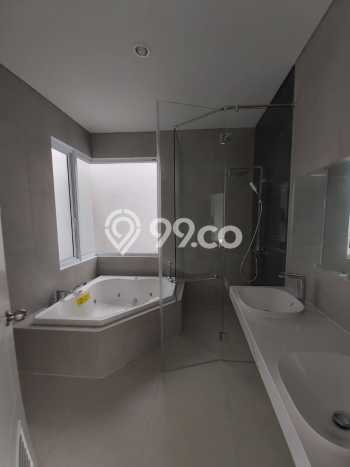 PENAWARAN TERBAIK! Rumah Premium area , LT 240m2m² Bangunan 316m2m² PENAWARAN TERBAIK! Rumah Premium area , LT 240m2m² Bangunan 316m2m²