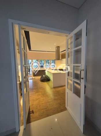 Ready to Use! Premium House LT 480m2 Desain Modern di Alam Sutera Ready to Use! Premium House LT 480m2 Desain Modern di Alam Sutera