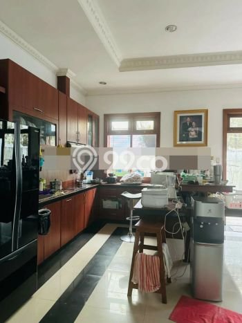Rumah Strategis LT 288m2m² / LB 390m2m² di Karawaci, Dekat Pusat Kota, Tangerang Rumah Strategis LT 288m2m² / LB 390m2m² di Karawaci, Dekat Pusat Kota, Tangerang