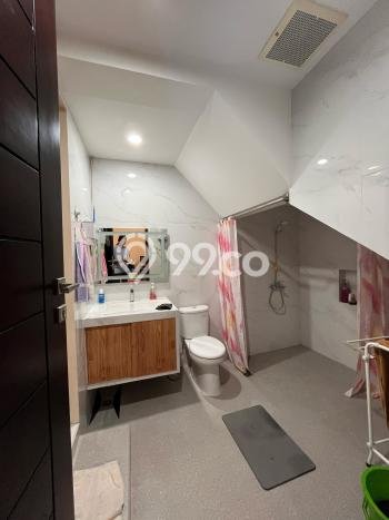 Rumah Strategis kawasan Pakuwon Indah, 3 KT, Lingkungan Nyaman, LT 128m² Bangunan 176m² Rumah Strategis kawasan Pakuwon Indah, 3 KT, Lingkungan Nyaman, LT 128m² Bangunan 176m²
