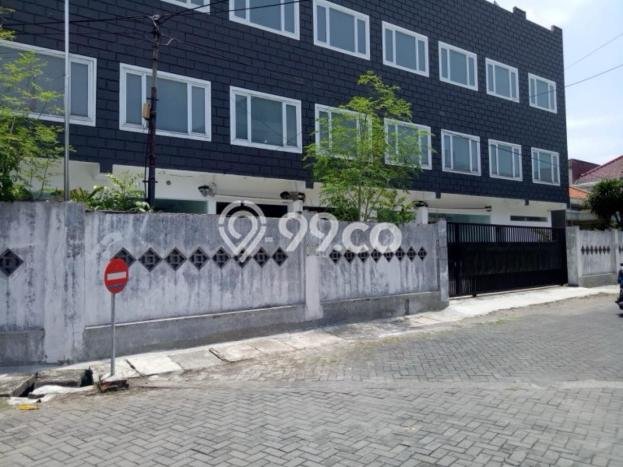 Rumah Elit LB 1858m2 Siap Huni Desain Elegan di Sukomanunggal, Surabaya Rumah Elit LB 1858m2 Siap Huni Desain Elegan di Sukomanunggal, Surabaya