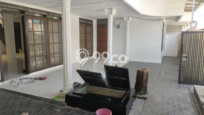 Jual Rumah Favorit Siap Huni LB 150m2 di Dukuh Pakis, Surabaya Jual Rumah Favorit Siap Huni LB 150m2 di Dukuh Pakis, Surabaya