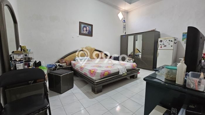 DIJUAL CEPAT! Rumah Nyaman di Surabaya Kota, Surabaya, Luas 300m² LB 200m² Bisa Nego! DIJUAL CEPAT! Rumah Nyaman di Surabaya Kota, Surabaya, Luas 300m² LB 200m² Bisa Nego!