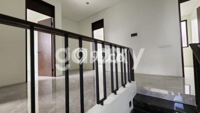 Ready to Use! Premium House LT 180m2 Desain Modern di Citraland Ready to Use! Premium House LT 180m2 Desain Modern di Citraland