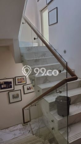 HARGA SPESIAL! Rumah Minimalis area , Surabaya, Luas 198m2m² LB 212m2m² Bisa Nego! HARGA SPESIAL! Rumah Minimalis area , Surabaya, Luas 198m2m² LB 212m2m² Bisa Nego!