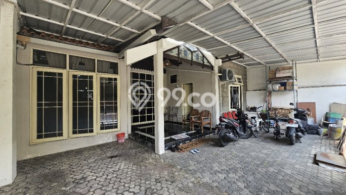 Dijual Rumah Premium dengan Fasilitas Sekitar Komplit di Wiyung, Surabaya Dijual Rumah Premium dengan Fasilitas Sekitar Komplit di Wiyung, Surabaya