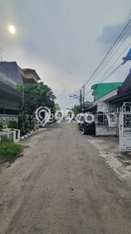 Hunian Cantik Modern Lb 272m2 di Wonocolo, Surabaya Hunian Cantik Modern Lb 272m2 di Wonocolo, Surabaya