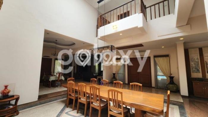 Sewa Rumah Nyaman LT 1825m2 / LB 1825m2 di Graha, Surabaya Sewa Rumah Nyaman LT 1825m2 / LB 1825m2 di Graha, Surabaya