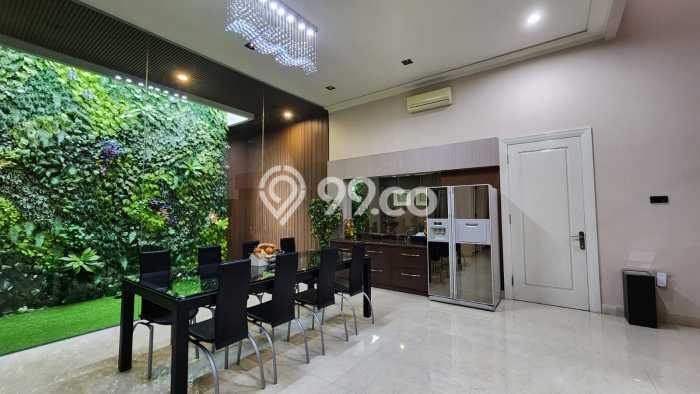 For Sale Rumah Mewah Exclusive di Lakarsantri, Surabaya For Sale Rumah Mewah Exclusive di Lakarsantri, Surabaya