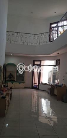 Siap Huni Rumah Mewah 5 Kamar di Rungkut Dekat ke Mana Pun Siap Huni Rumah Mewah 5 Kamar di Rungkut Dekat ke Mana Pun