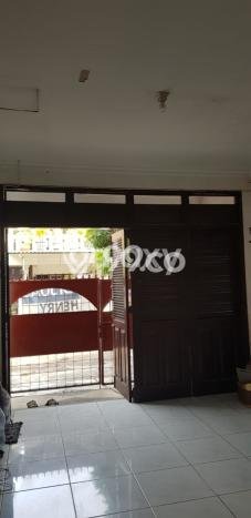 Siap Huni Rumah Mewah 5 Kamar di Rungkut Dekat ke Mana Pun Siap Huni Rumah Mewah 5 Kamar di Rungkut Dekat ke Mana Pun
